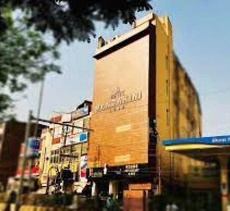 Hotel Mandakini Lush Kanpur Zewnętrze zdjęcie