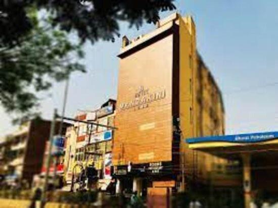 Hotel Mandakini Lush Kanpur Zewnętrze zdjęcie